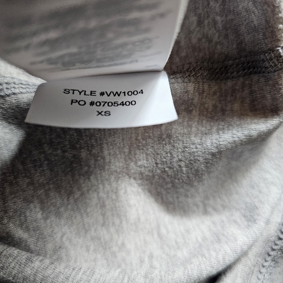 Vuori Elevation Plyo Tank Heather Gray Camo Sz XS - Picture 8 of 9